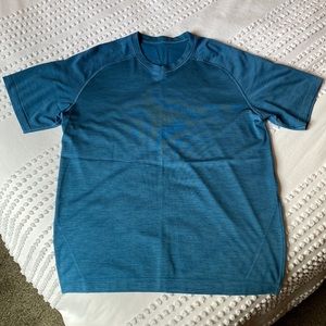 Lululemon Metal Vent Tech V Neck SS Size L